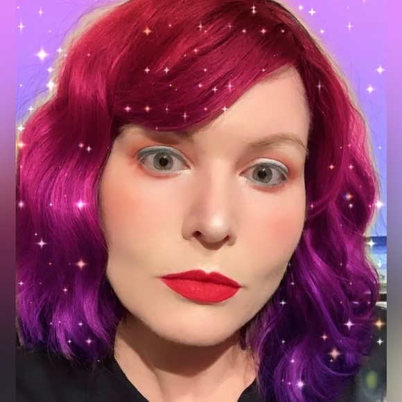 Like this post to be notified when I go LIVE! Meet your Posher VisualEyeCandy! - Picture 6 of 13